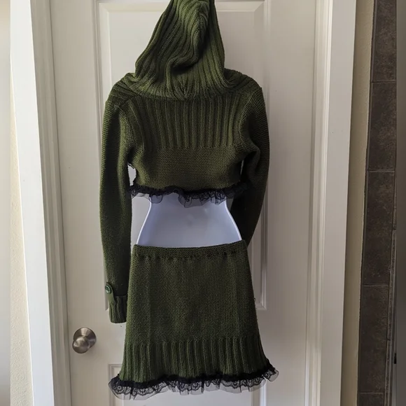 Sweater Top & Skirt Size S-M - Picture 2 of 7